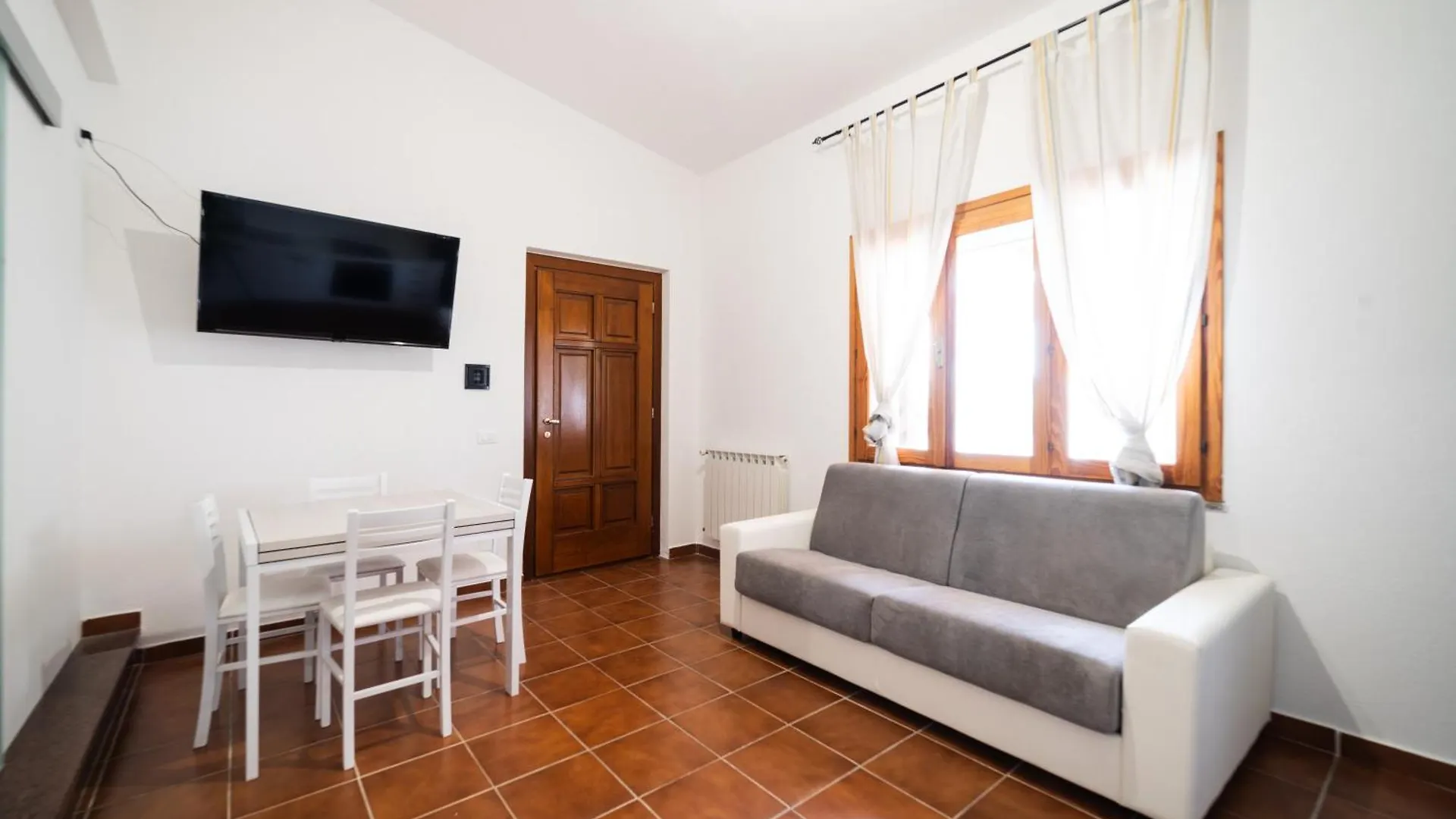 Konukevi Mera House Posada  İtalya